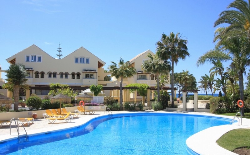 Uitzicht op zee vanaf deze 2 slaapkamers 2 badkamer appartement dicht bij het strand in White Pearl Beach Elviria, Marbella